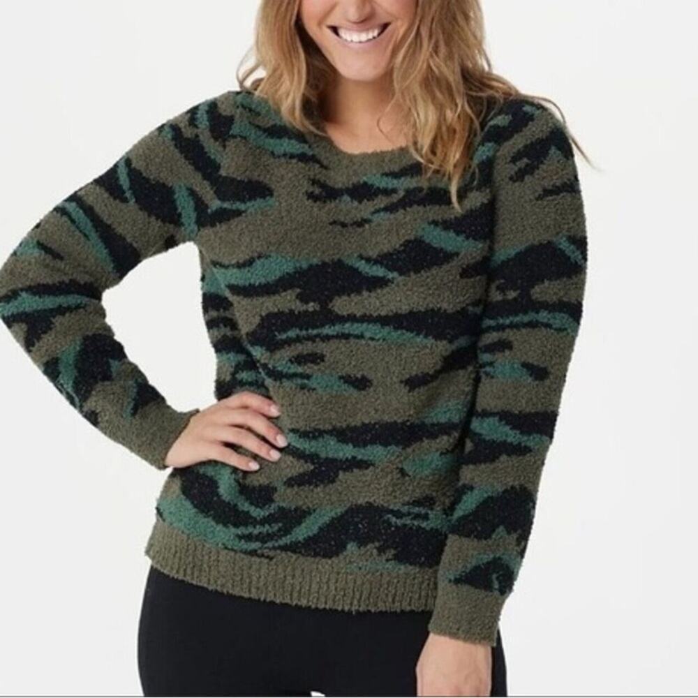 Barefoot Dreams Cozy Chic Seaside Camo Crewneck Sweater in Green - Size Small
